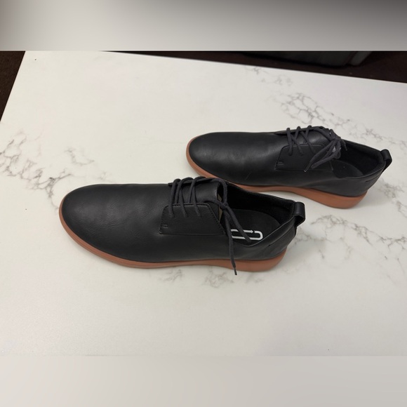 Stylish Black Leather Oxfords with Tan Soles main image 7